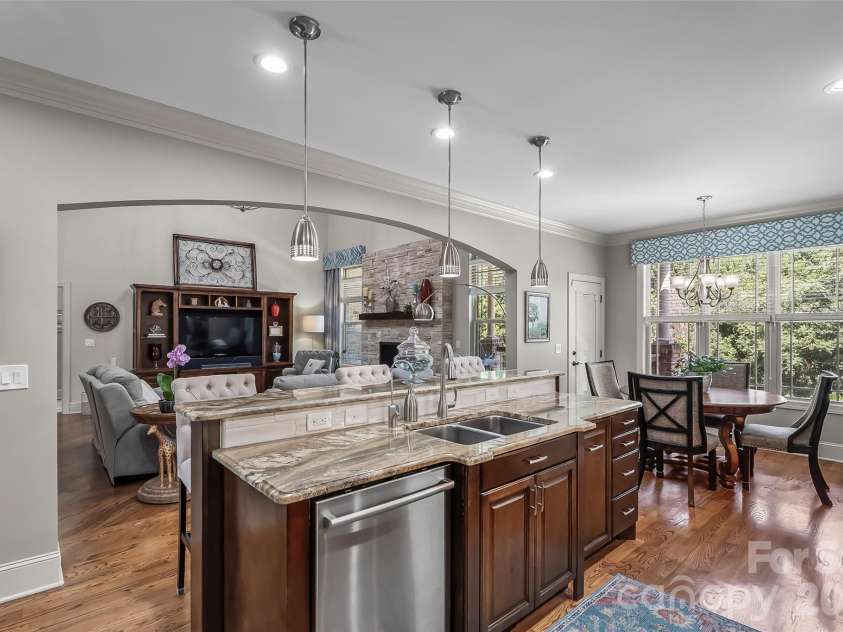 5895 Bakers Point, Hickory, NC 28602.  MLS# CAR4402163, YatesRealty ID 38339. 