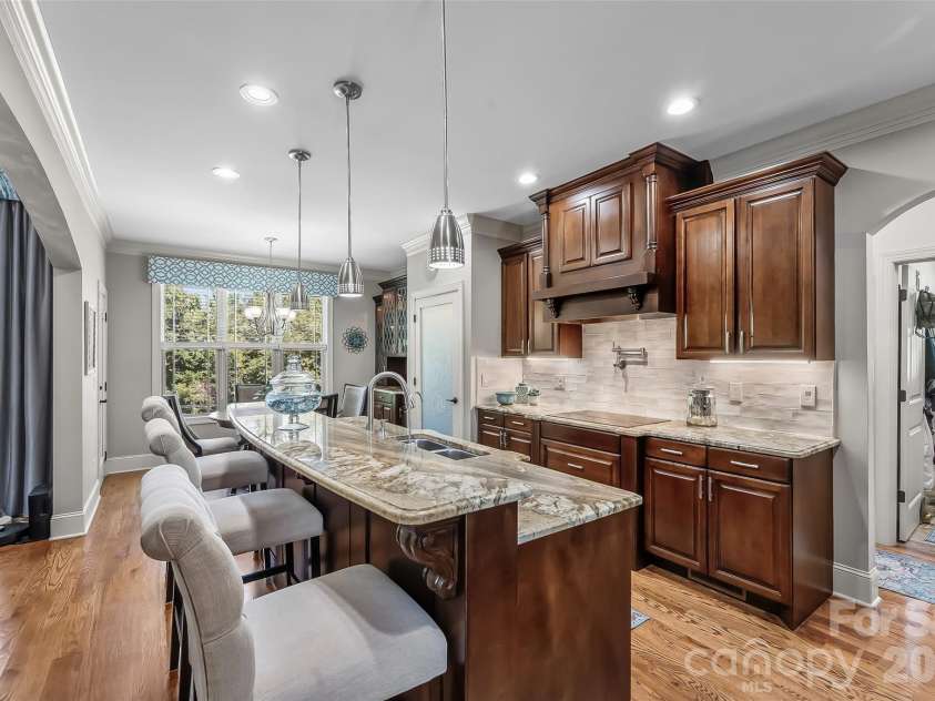 5895 Bakers Point, Hickory, NC 28602.  MLS# CAR4402163, YatesRealty ID 38339. 