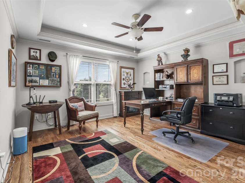 5895 Bakers Point, Hickory, NC 28602.  MLS# CAR4402163, YatesRealty ID 38339. 