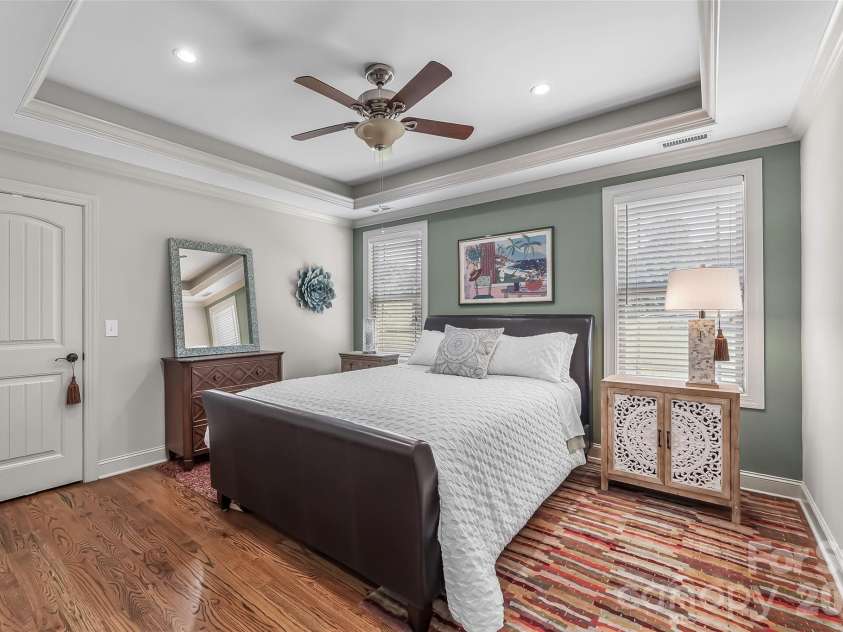 5895 Bakers Point, Hickory, NC 28602.  MLS# CAR4402163, YatesRealty ID 38339. 