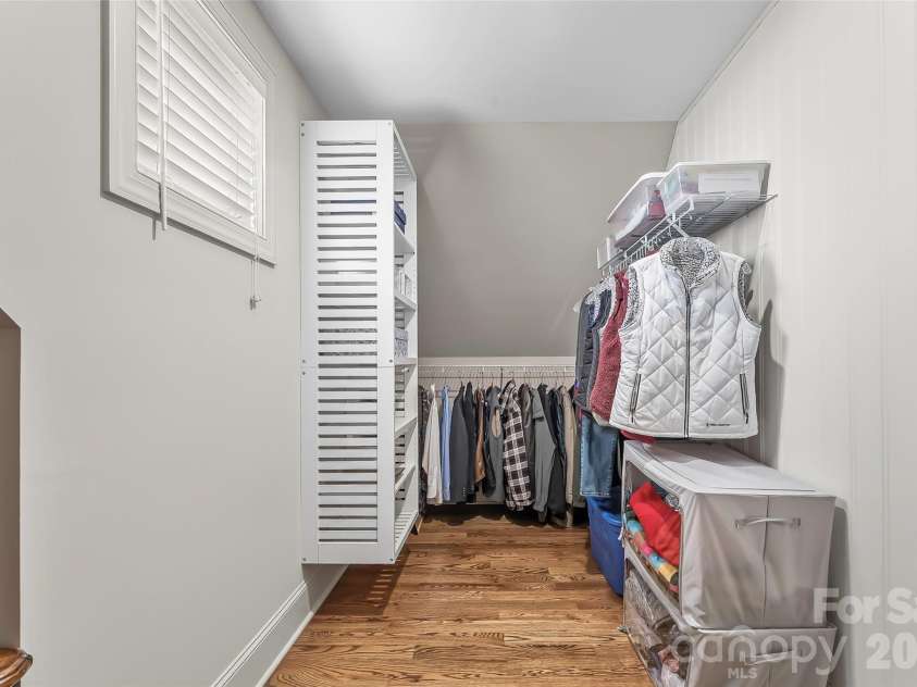 5895 Bakers Point, Hickory, NC 28602.  MLS# CAR4402163, YatesRealty ID 38339. 
