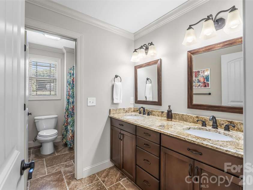 5895 Bakers Point, Hickory, NC 28602.  MLS# CAR4402163, YatesRealty ID 38339. 