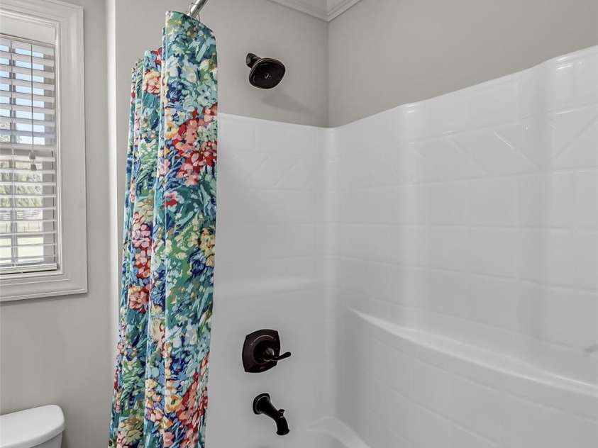 5895 Bakers Point, Hickory, NC 28602.  MLS# CAR4402163, YatesRealty ID 38339. 