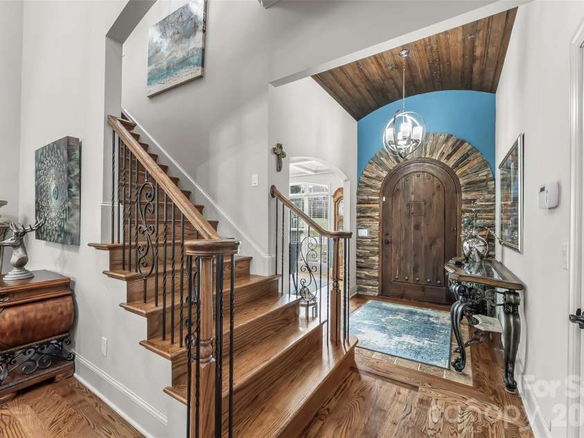5895 Bakers Point, Hickory, NC 28602.  MLS# CAR4402163, YatesRealty ID 38339. 