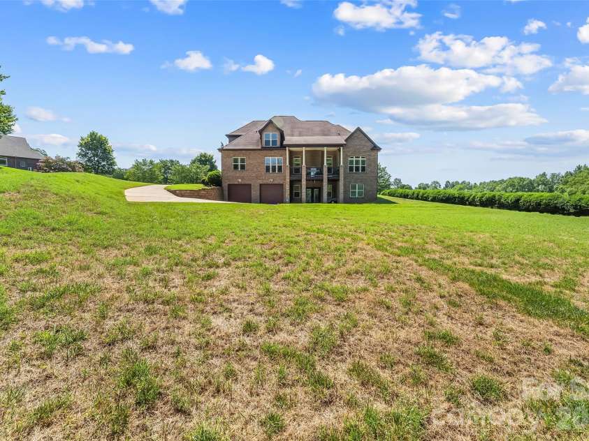 5895 Bakers Point, Hickory, NC 28602.  MLS# CAR4402163, YatesRealty ID 38339. 