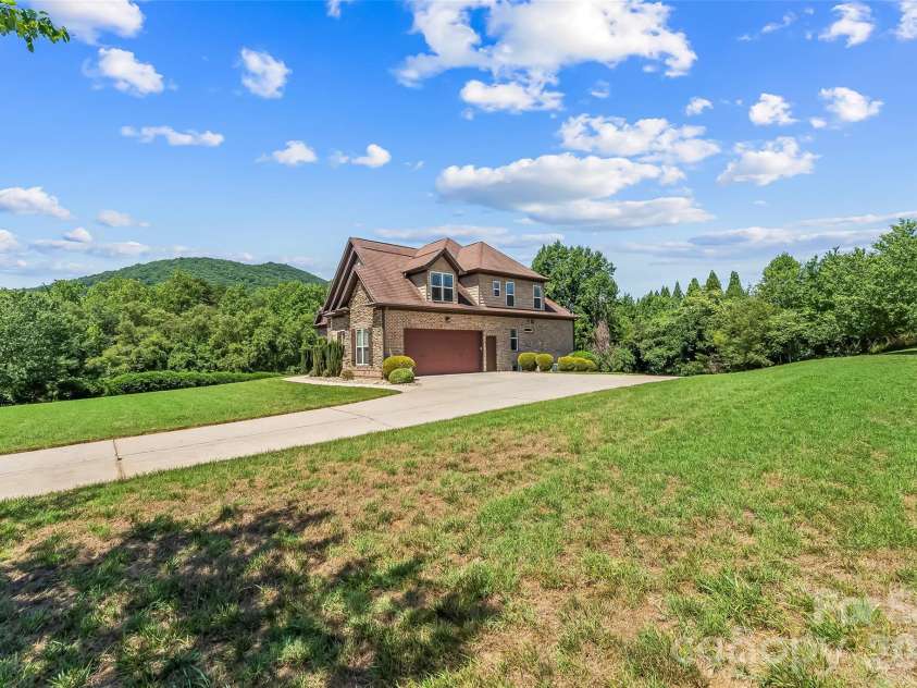 5895 Bakers Point, Hickory, NC 28602.  MLS# CAR4402163, YatesRealty ID 38339. 