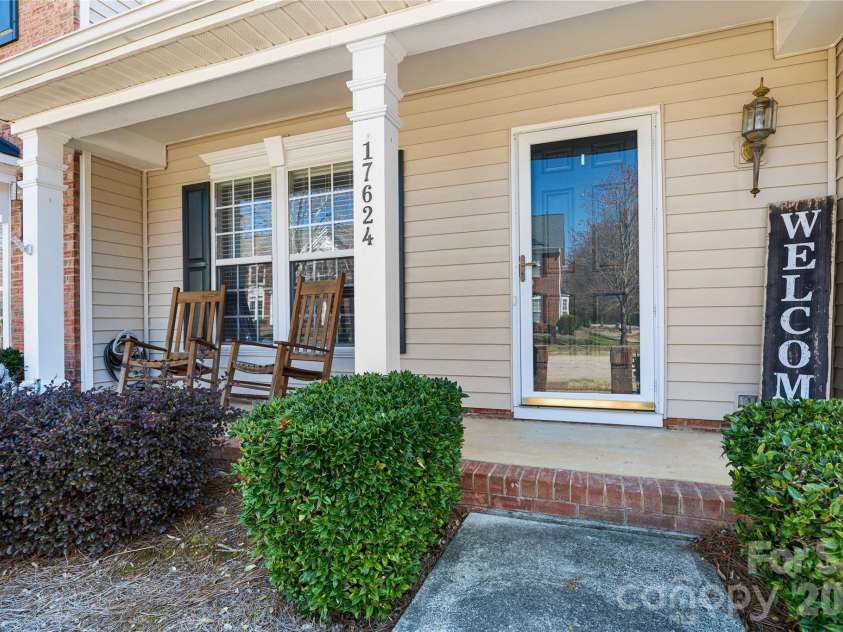 17624 Delmas Drive, Cornelius, NC 28031.  MLS# CAR4356604, YatesRealty ID 3834. 