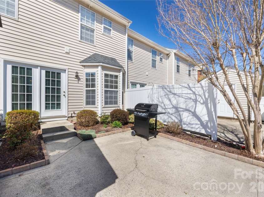 17624 Delmas Drive, Cornelius, NC 28031.  MLS# CAR4356604, YatesRealty ID 3834. 