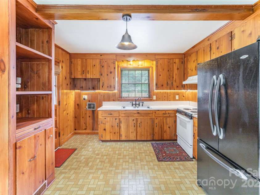 7113 Rockcliff Court, Charlotte, NC 28210.  MLS# CAR4297719, YatesRealty ID 3834. 