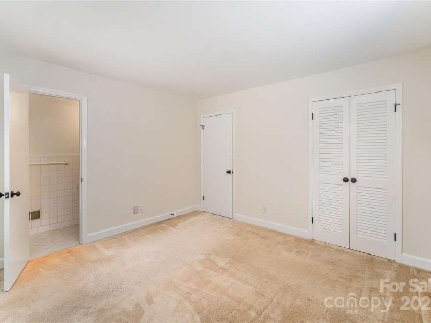 7113 Rockcliff Court, Charlotte, NC 28210.  MLS# CAR4297719, YatesRealty ID 3834. 