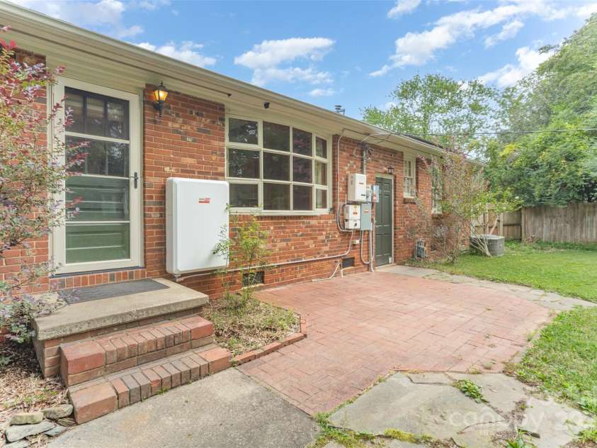 7113 Rockcliff Court, Charlotte, NC 28210.  MLS# CAR4297719, YatesRealty ID 3834. 