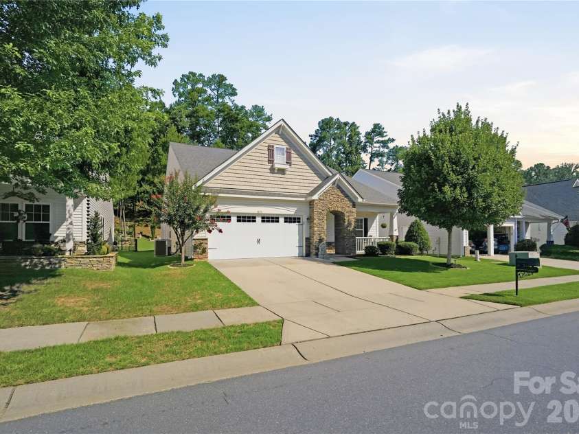 1874 Larkspur Way, Tega Cay, SC 29708.  MLS# CAR4396891, YatesRealty ID 38341. 