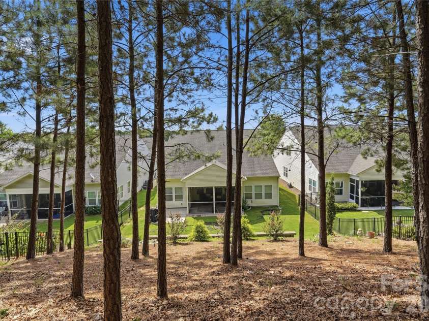 1874 Larkspur Way, Tega Cay, SC 29708.  MLS# CAR4396891, YatesRealty ID 38341. 
