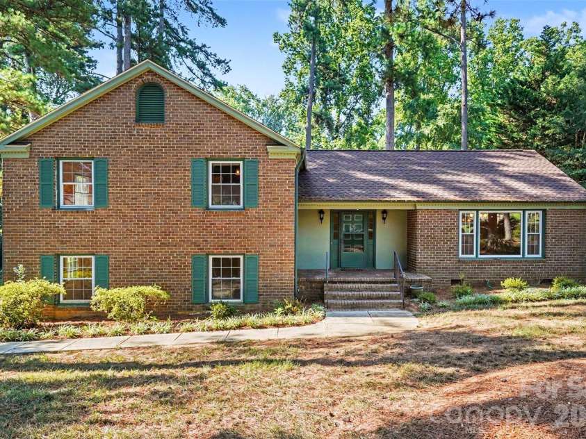 512 Guilford Road, Rock Hill, SC 29732.  MLS# CAR4402888, YatesRealty ID 38342. 