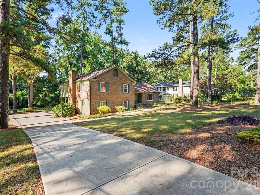 512 Guilford Road, Rock Hill, SC 29732.  MLS# CAR4402888, YatesRealty ID 38342. 