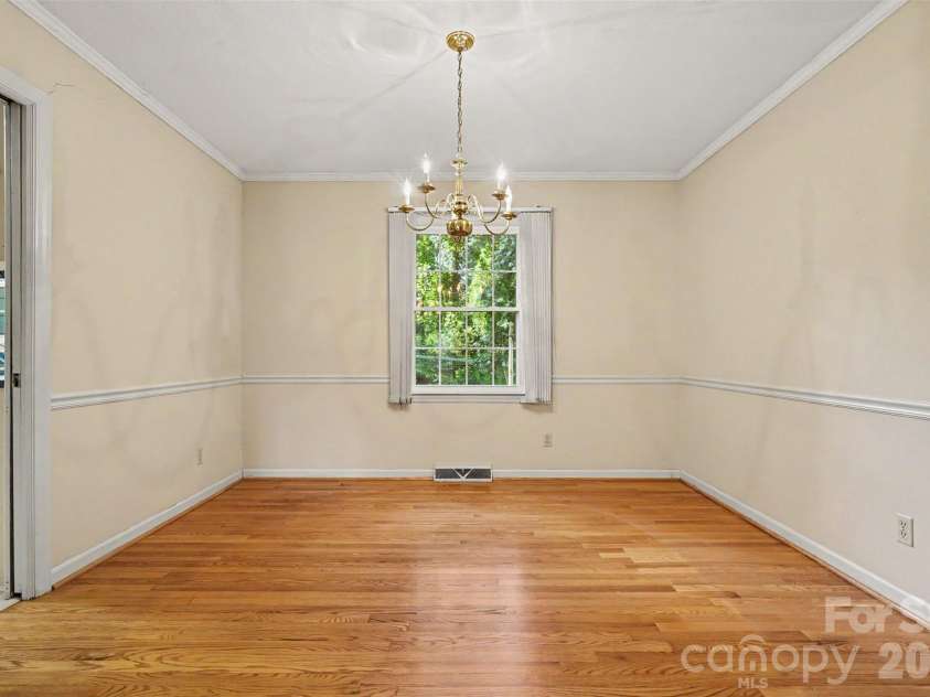 512 Guilford Road, Rock Hill, SC 29732.  MLS# CAR4402888, YatesRealty ID 38342. 
