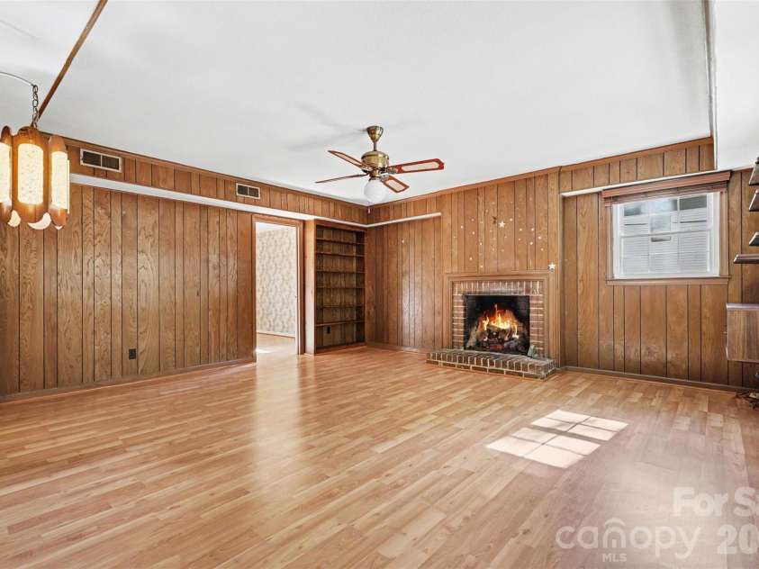 512 Guilford Road, Rock Hill, SC 29732.  MLS# CAR4402888, YatesRealty ID 38342. 
