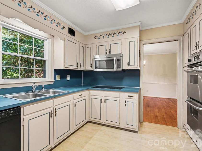 512 Guilford Road, Rock Hill, SC 29732.  MLS# CAR4402888, YatesRealty ID 38342. 