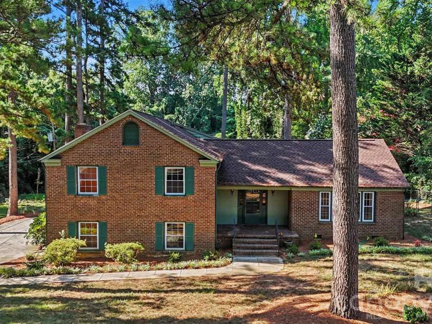 512 Guilford Road, Rock Hill, SC 29732.  MLS# CAR4402888, YatesRealty ID 38342. 