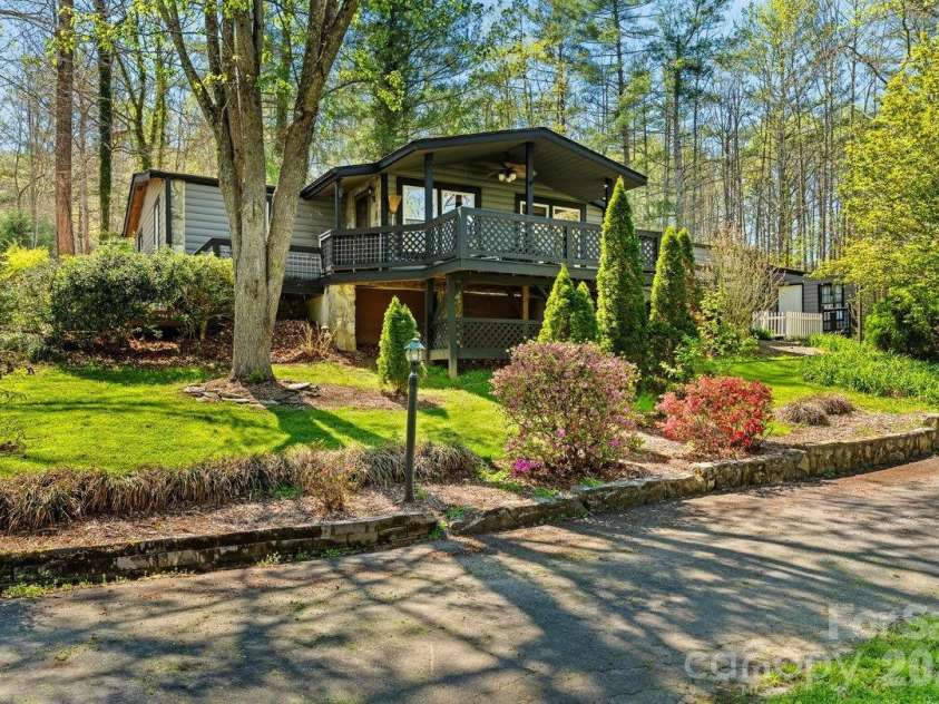 19 Timbers Edge Lane, Fairview, NC 28730.  MLS# CAR4367798, YatesRealty ID 38346. 