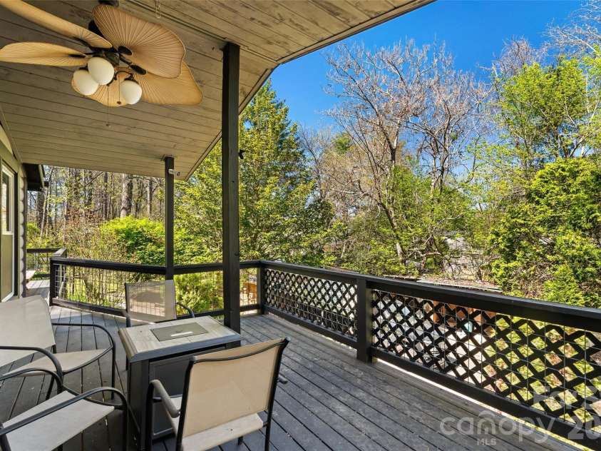 19 Timbers Edge Lane, Fairview, NC 28730.  MLS# CAR4367798, YatesRealty ID 38346. 