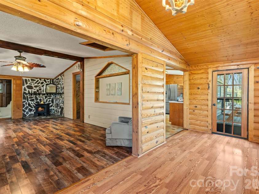 19 Timbers Edge Lane, Fairview, NC 28730.  MLS# CAR4367798, YatesRealty ID 38346. 