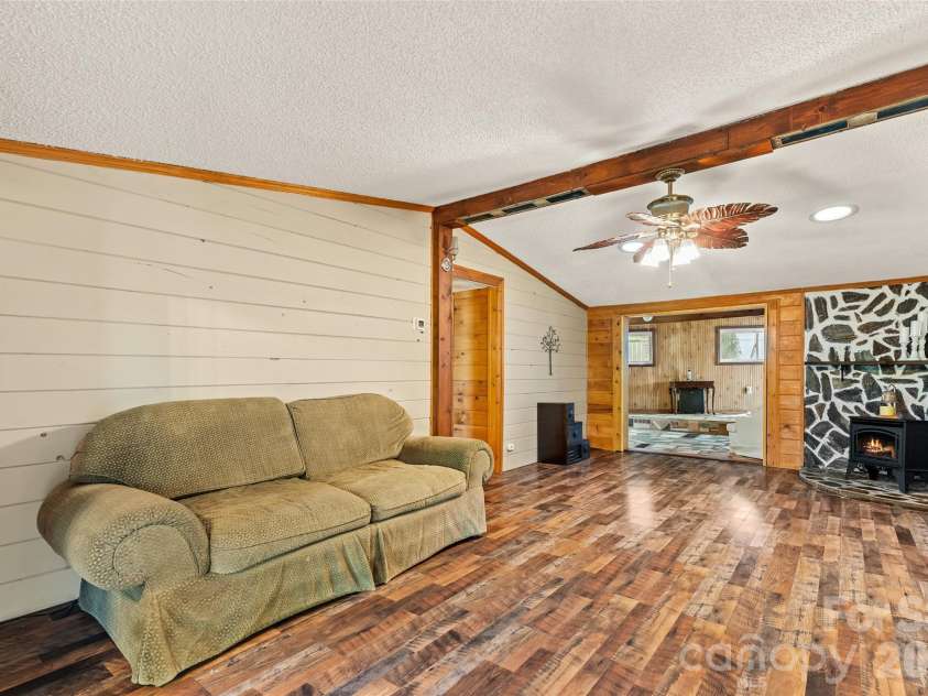 19 Timbers Edge Lane, Fairview, NC 28730.  MLS# CAR4367798, YatesRealty ID 38346. 