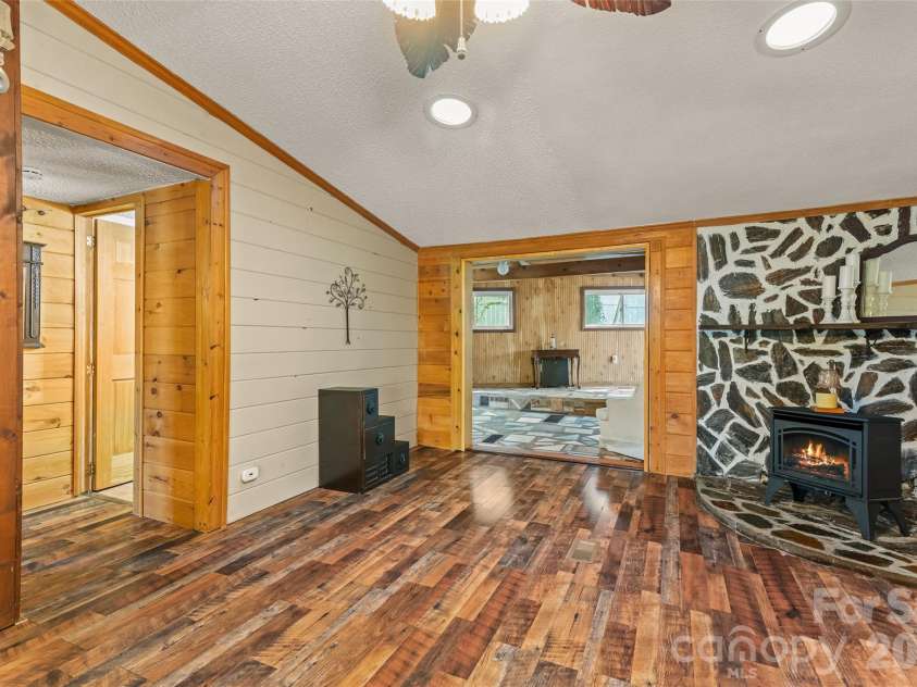 19 Timbers Edge Lane, Fairview, NC 28730.  MLS# CAR4367798, YatesRealty ID 38346. 