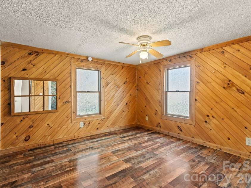 19 Timbers Edge Lane, Fairview, NC 28730.  MLS# CAR4367798, YatesRealty ID 38346. 