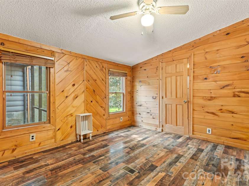 19 Timbers Edge Lane, Fairview, NC 28730.  MLS# CAR4367798, YatesRealty ID 38346. 