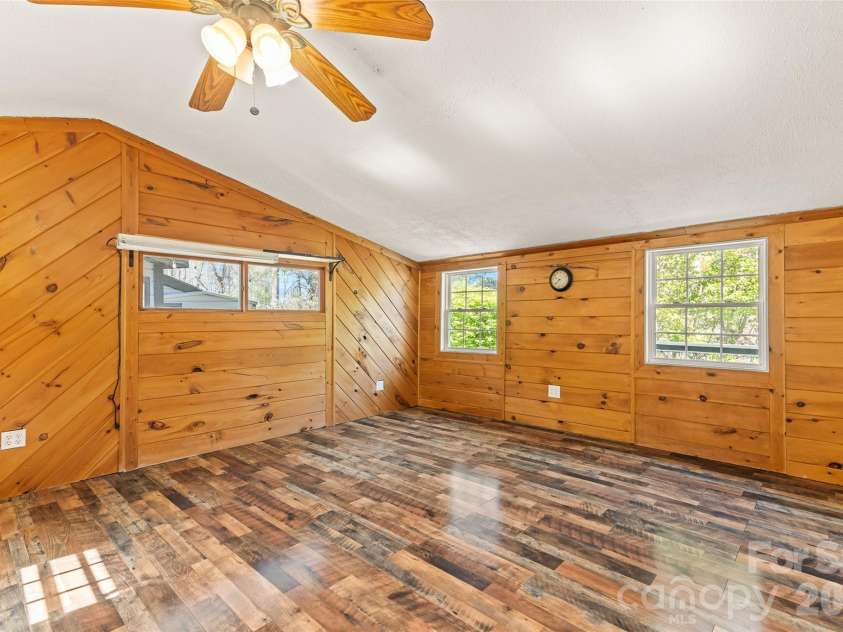 19 Timbers Edge Lane, Fairview, NC 28730.  MLS# CAR4367798, YatesRealty ID 38346. 