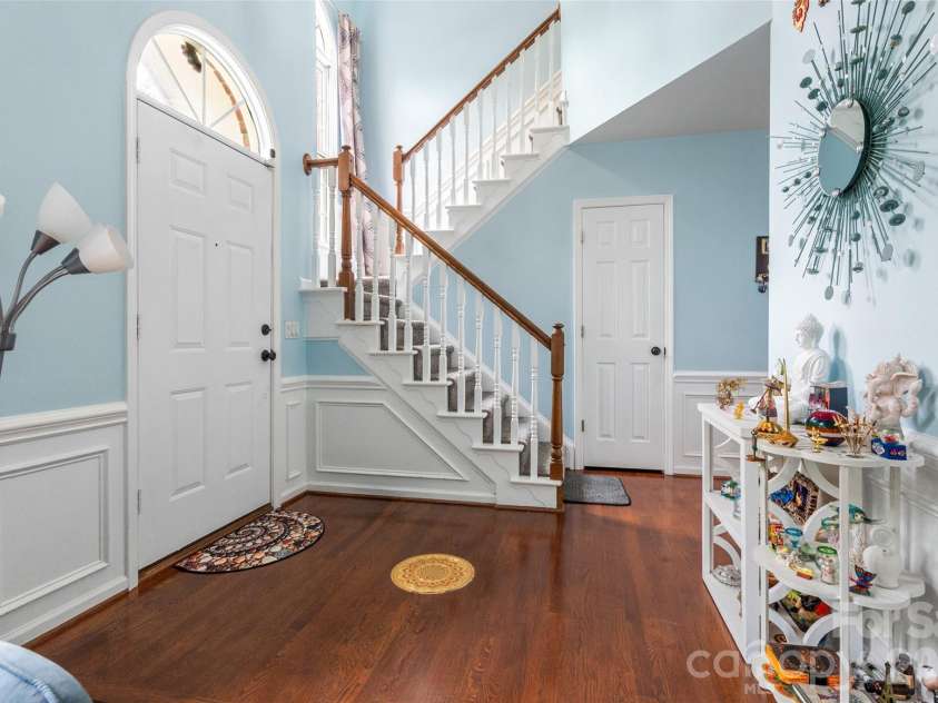 4131 Beauvista Drive, Charlotte, NC 28269.  MLS# CAR4399585, YatesRealty ID 38347. 