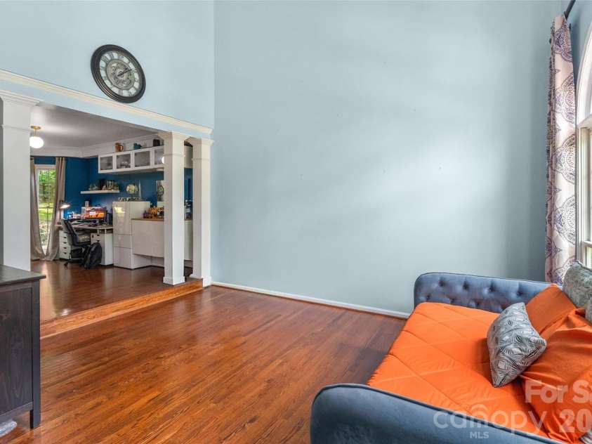 4131 Beauvista Drive, Charlotte, NC 28269.  MLS# CAR4399585, YatesRealty ID 38347. 