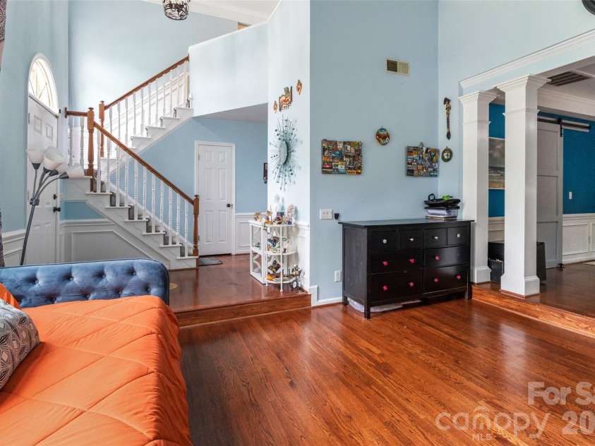 4131 Beauvista Drive, Charlotte, NC 28269.  MLS# CAR4399585, YatesRealty ID 38347. 