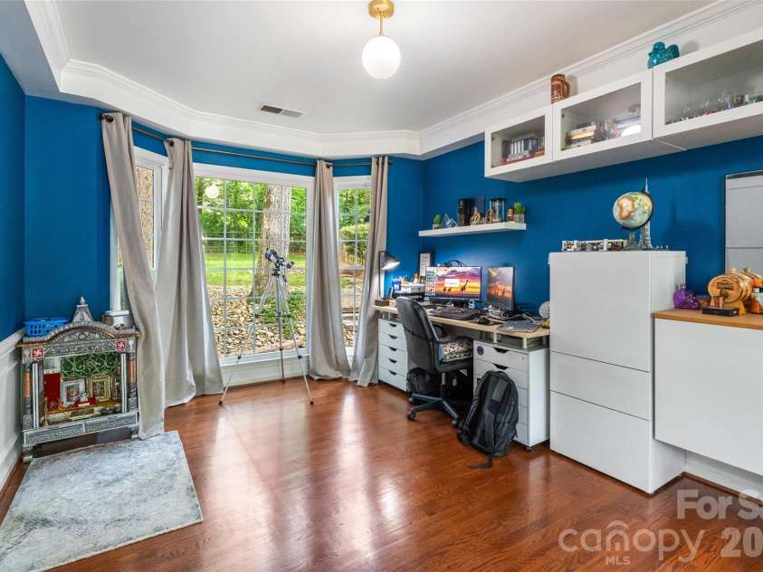 4131 Beauvista Drive, Charlotte, NC 28269.  MLS# CAR4399585, YatesRealty ID 38347. 
