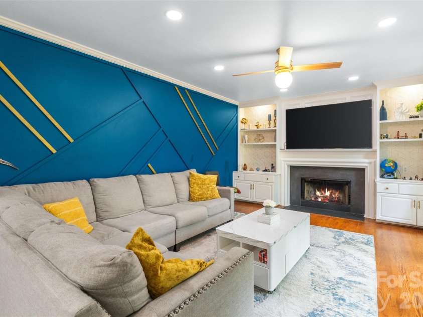 4131 Beauvista Drive, Charlotte, NC 28269.  MLS# CAR4399585, YatesRealty ID 38347. 