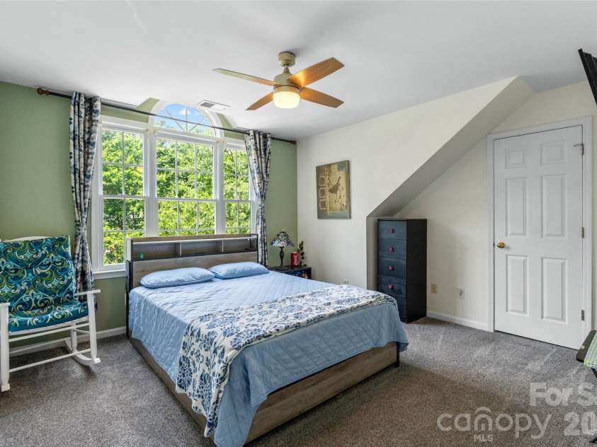 4131 Beauvista Drive, Charlotte, NC 28269.  MLS# CAR4399585, YatesRealty ID 38347. 