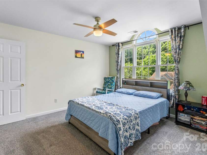 4131 Beauvista Drive, Charlotte, NC 28269.  MLS# CAR4399585, YatesRealty ID 38347. 