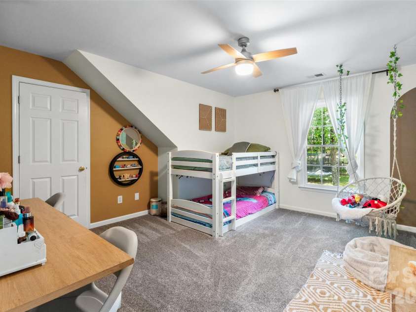 4131 Beauvista Drive, Charlotte, NC 28269.  MLS# CAR4399585, YatesRealty ID 38347. 