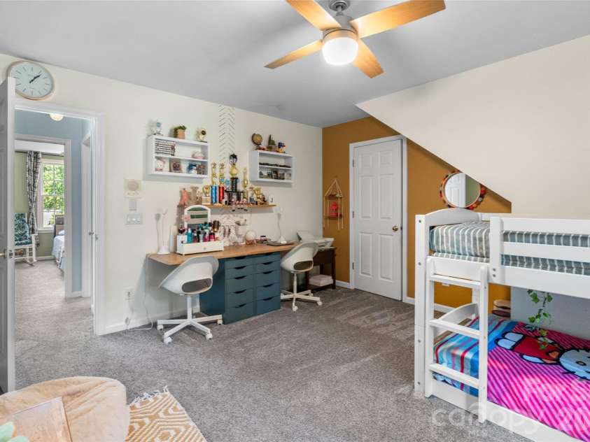 4131 Beauvista Drive, Charlotte, NC 28269.  MLS# CAR4399585, YatesRealty ID 38347. 