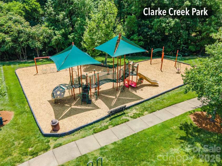 4131 Beauvista Drive, Charlotte, NC 28269.  MLS# CAR4399585, YatesRealty ID 38347. 