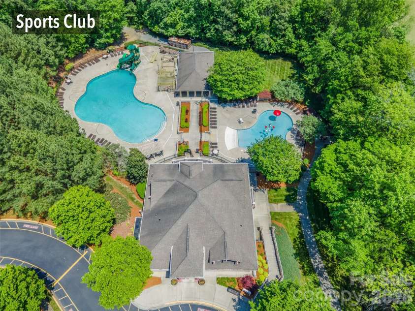 4131 Beauvista Drive, Charlotte, NC 28269.  MLS# CAR4399585, YatesRealty ID 38347. 