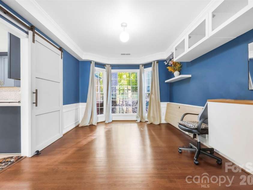 4131 Beauvista Drive, Charlotte, NC 28269.  MLS# CAR4427192, YatesRealty ID 38347. 