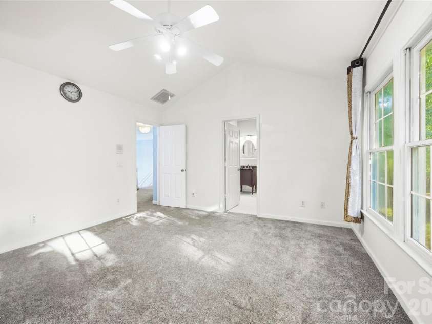 4131 Beauvista Drive, Charlotte, NC 28269.  MLS# CAR4427192, YatesRealty ID 38347. 