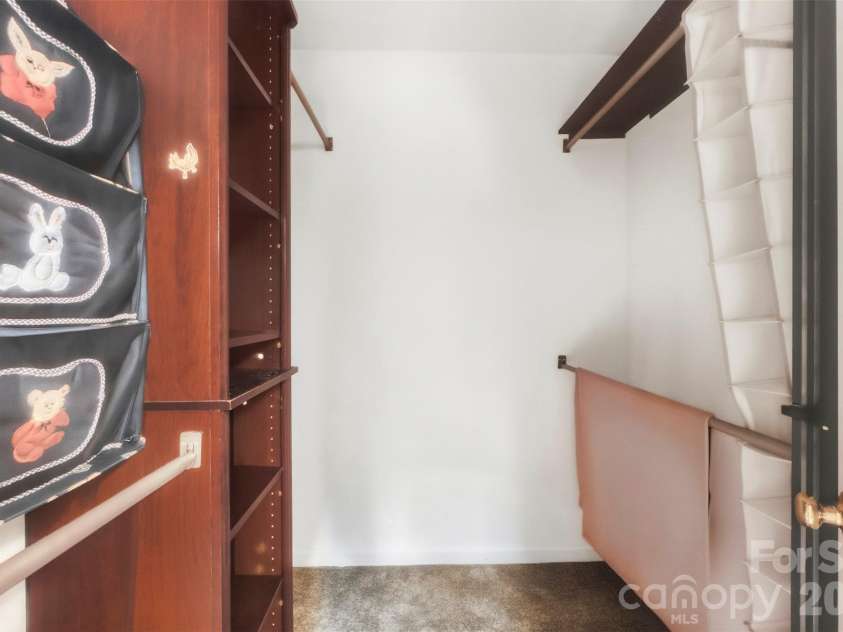 4131 Beauvista Drive, Charlotte, NC 28269.  MLS# CAR4427192, YatesRealty ID 38347. 