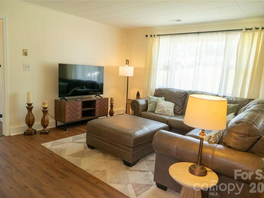 4852 Midway Sand Road, Hickory, NC 28601.  MLS# CAR4405088, YatesRealty ID 38348. 