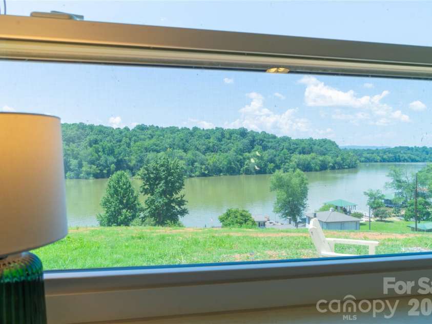4852 Midway Sand Road, Hickory, NC 28601.  MLS# CAR4405088, YatesRealty ID 38348. 