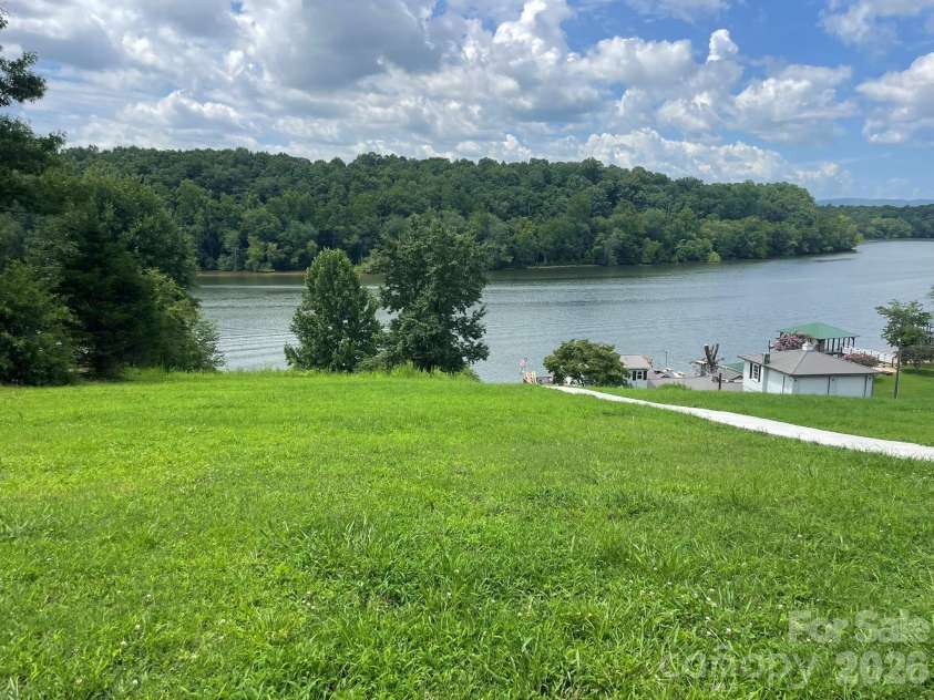 4852 Midway Sand Road, Hickory, NC 28601.  MLS# CAR4405088, YatesRealty ID 38348. 