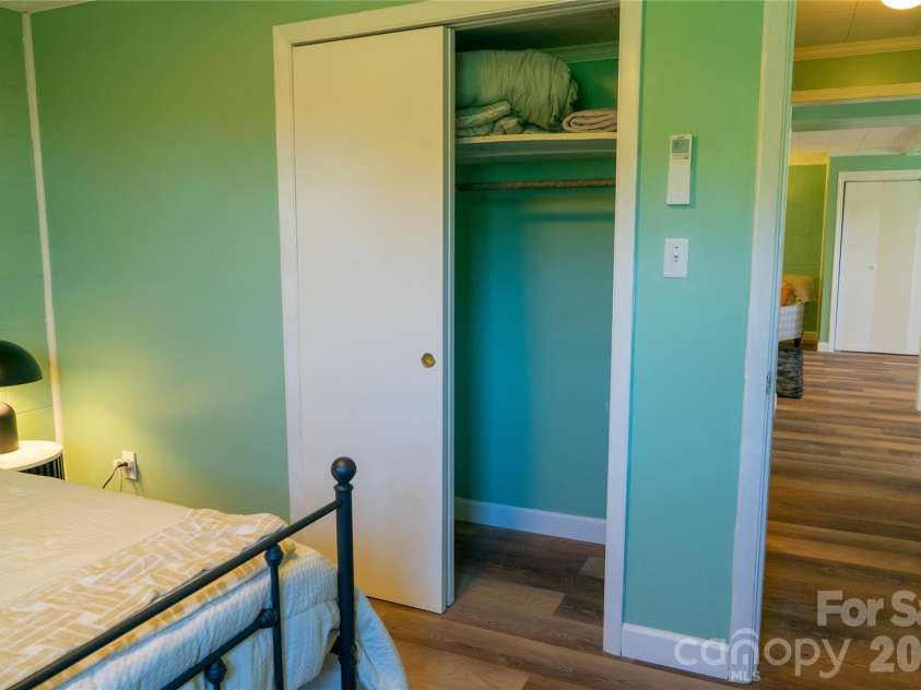 4852 Midway Sand Road, Hickory, NC 28601.  MLS# CAR4408754, YatesRealty ID 38348. 