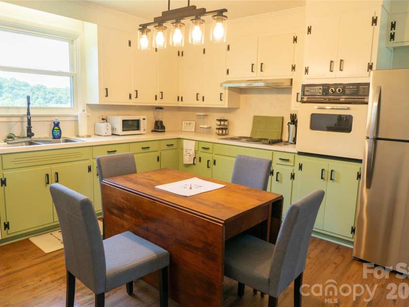 4852 Midway Sand Road, Hickory, NC 28601.  MLS# CAR4408754, YatesRealty ID 38348. 